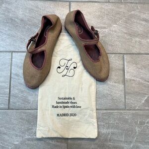 Flabelus Mary Janes Size 39